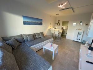 23988699-Ferienwohnung-4-Laboe-300x225-3