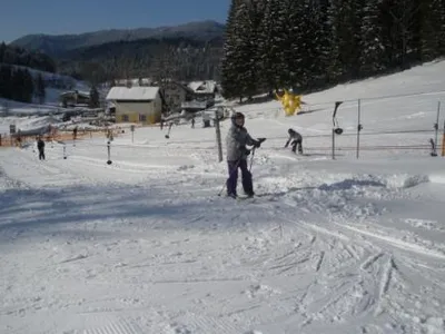Babylift direkt neben dem Haus