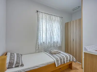 Ferienwohnung für 3 Personen (60 m²) in Ladrovići 8/10