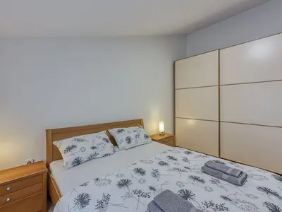 Ferienwohnung für 4 Personen (50 m²) in Ladrovići 8/10