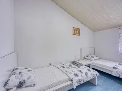 Ferienwohnung für 4 Personen (50 m²) in Ladrovići 8/10