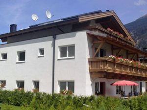 Ferienwohnung für 8 Personen (80 m²) in Längenfeld