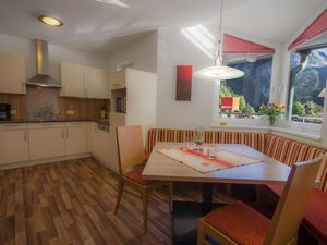 2607928-Ferienwohnung-6-Längenfeld-300x225-3