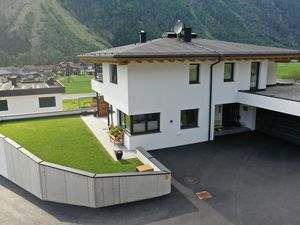 Ferienwohnung für 4 Personen (55 m²) in Längenfeld