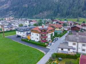 2608343-Ferienwohnung-4-Längenfeld-300x225-3