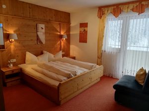 2608584-Ferienwohnung-8-Längenfeld-300x225-5