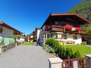 Ferienwohnung für 3 Personen (30 m²) in Längenfeld
