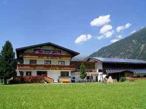 Ferienwohnung für 5 Personen (66 m²) in Längenfeld