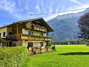 Ferienwohnung für 4 Personen (56 m²) in Längenfeld