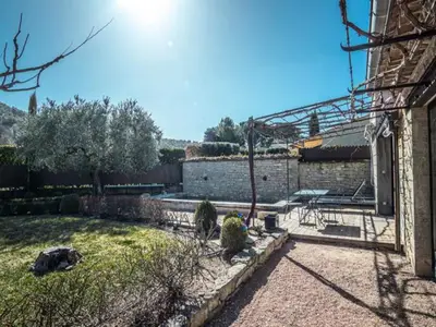 Ferienwohnung für 3 Personen (80 m²) in Lagnes 2/10