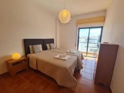Schlafzimmer mit Einzelbetten