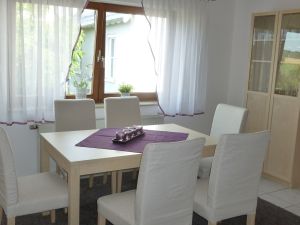 23343109-Ferienwohnung-4-Laichingen Machtolsheim-300x225-1