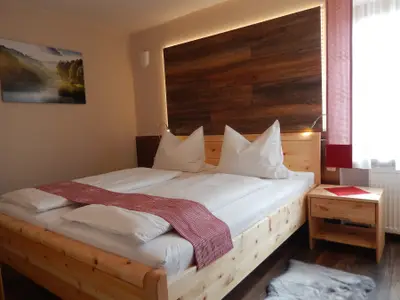 Fewo 1 Zirbelschlafzimmer2