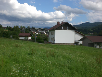 Haus im Grünen.JPG