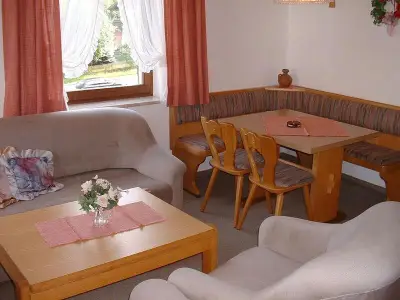 Wohnraum FeWo 1 u. 3, Appartementhaus Söll'n