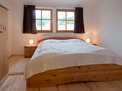 Schlafzimmer 1