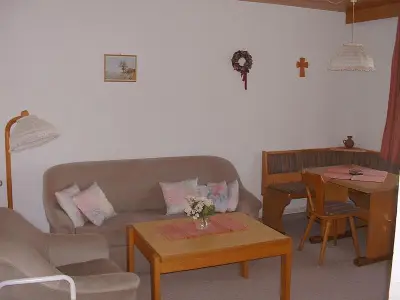 Wohnraum FeWo 2 u. 4, Appartementhaus Söll'n