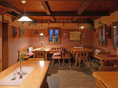 der größere Gastraum