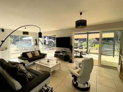 Ferienwohnung für 9 Personen (150 m²) in Lambesc 9/10