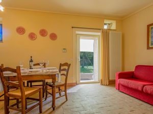 23745472-Ferienwohnung-4-Lamporecchio-300x225-2