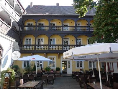 Aussenansicht Innenhof Heilegenthaler Hof 