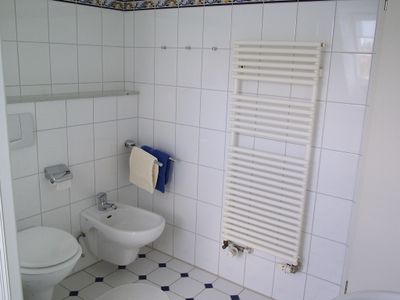 Toilette und Bidet, Handtuchtrockner