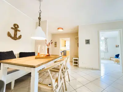 Gemütlicher Essbereich im Wohnzimmer
