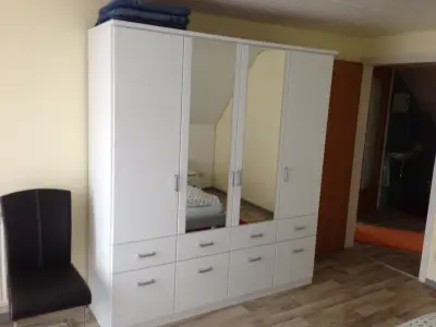 Schrank im Schlafzimmer
