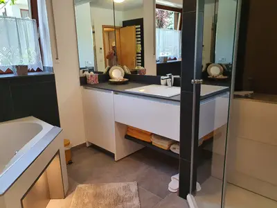 INSIDE, BATHROOM