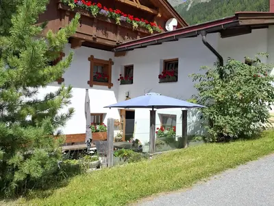 Hausansicht Sommer III
