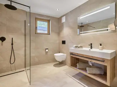 Apartment 01 Badezimmer mit Dusche und WC