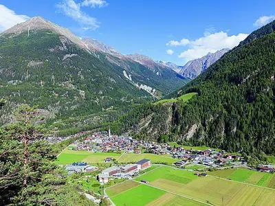 Ortsaufnahme Laengenfeld Sommer