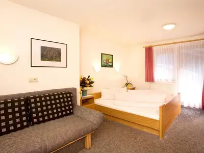 Schlafzimmer mit Schlafsofa