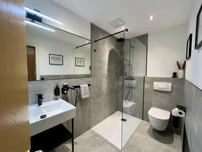 Badezimmer Wohnung Dorfblick