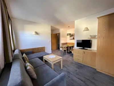 gemütliche Sitzecke Wohnung Wiesenblick