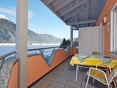 möblierter Balkon