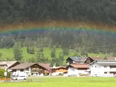 Regenbogen über Huben