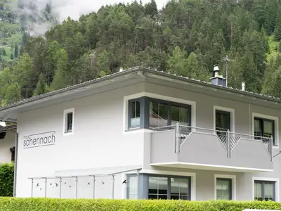 Haus Schennach - Sommeransicht