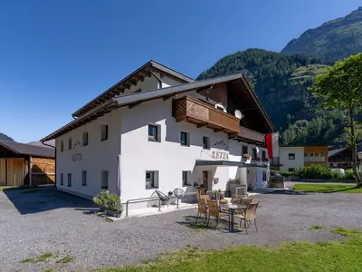 Apart Letta - mit gemütlichem Außenbereich