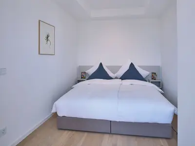 2.Schlafzimmer mit Doppelbett