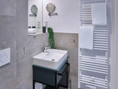 Badezimmer mit Dusche