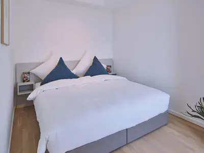 2.Schlafzimmer mit Doppelbett