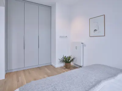 Schlafzimmer mit Doppelbett