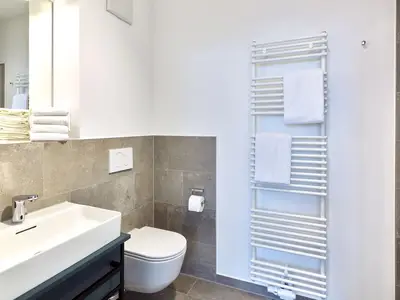 Badezimmer mit Dusche