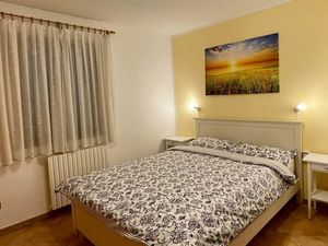 23539925-Ferienwohnung-4-Larciano-300x225-4