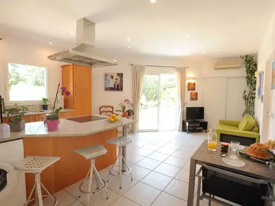 Un espace de vie très convivial_66G109329