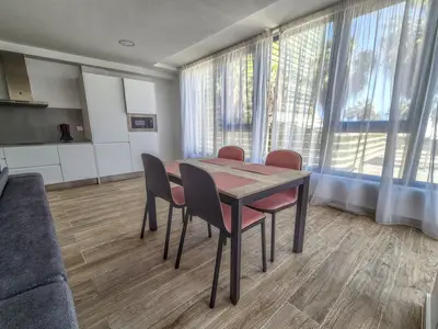 DiningRoom