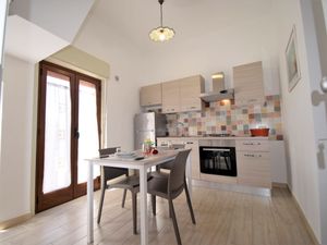 23854397-Ferienwohnung-2-Lascari-300x225-2