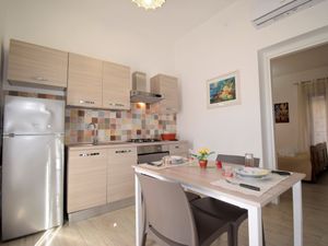 23854397-Ferienwohnung-2-Lascari-300x225-5