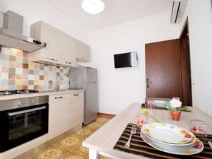 23854396-Ferienwohnung-2-Lascari-300x225-2